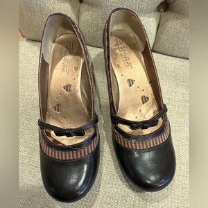 VTG Mudd Brown Mary Jane Style Oxford Heels w Bow Y2K Gatsby Coquette